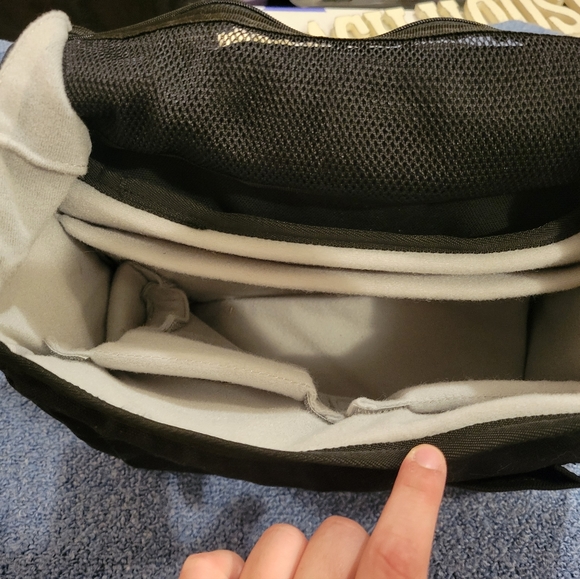 Pair of Olympus Camera Bags - Picture 5 of 6